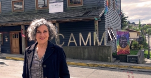 Docente Verónica Astudillo asume cargo de Directora de Arte en Centro Cultural Molino Machmar de Puerto Varas.