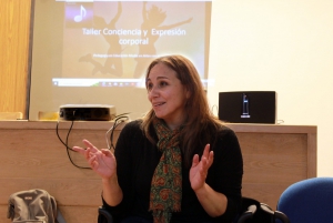Taller de expresión corporal dictado por la Mg Paola Alvarado, inicia Semana de la Educación Artística